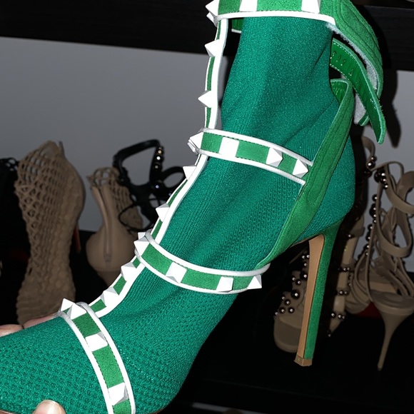 Green Valentino rockstud boot size 38.5 - Picture 2 of 3